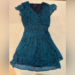 AQUA V-Neck Jaguar Print Dress in Dark Green and Black - Size: XSmall